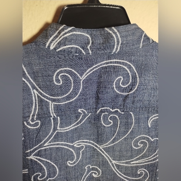 Chicos Top Chambray Embroidered Boho Artsy - Picture 10 of 15